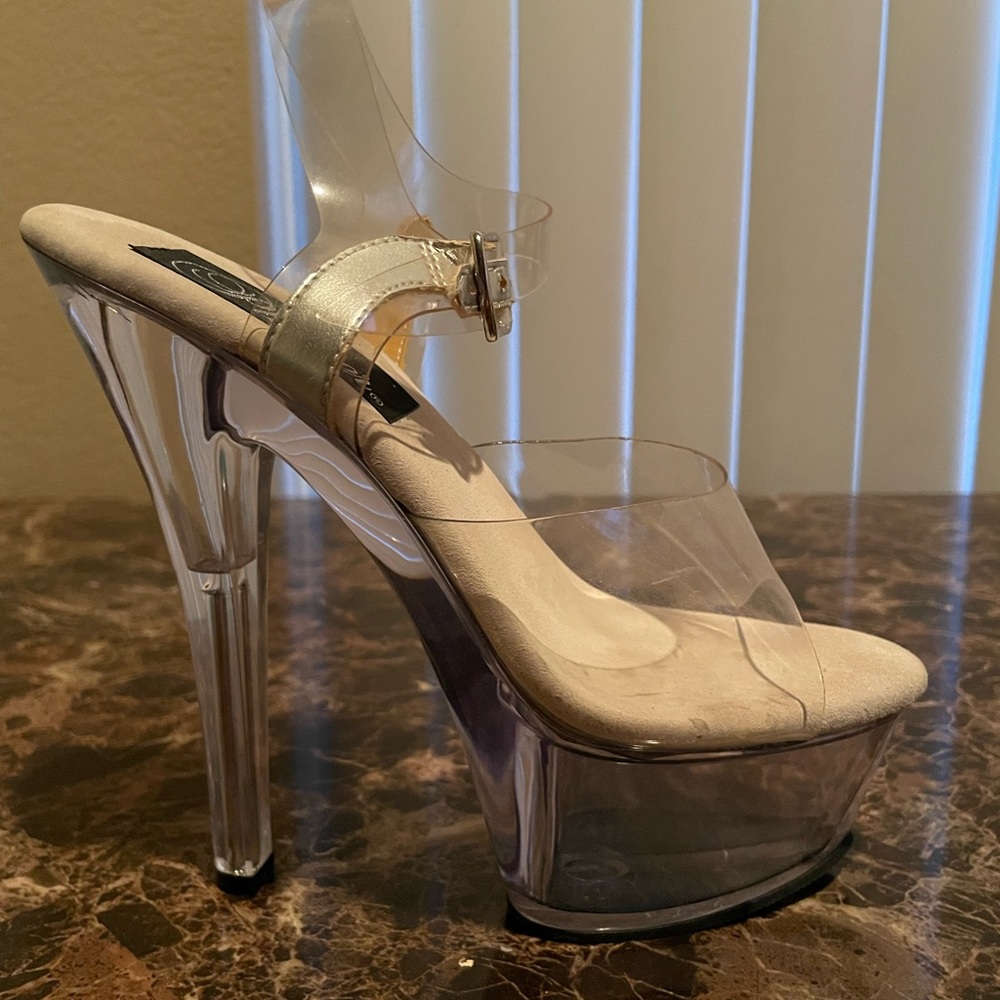 Pleaser platform heels. Open toe w/Ankle strap and buckle. - Picture 4 of 6